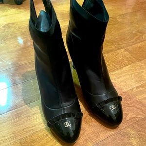 CHANEL black booties 39.5